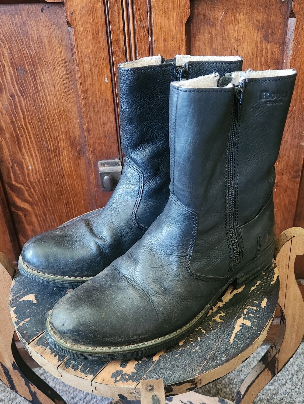 Roots Black Leather Side-Zip Boots